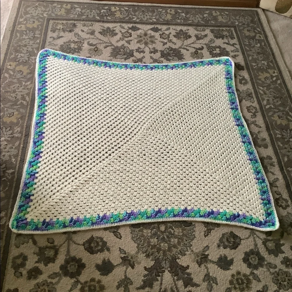 Lap blanket hand crocheted colorful 39” x 39”🌷beautiful stitch nice & wa